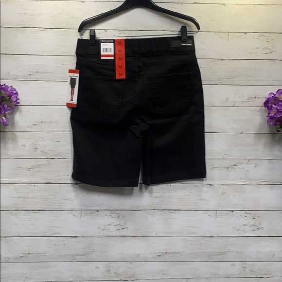 New! DKNY Jeans Black Comfort Stretch Shorts - Picture 2 of 8